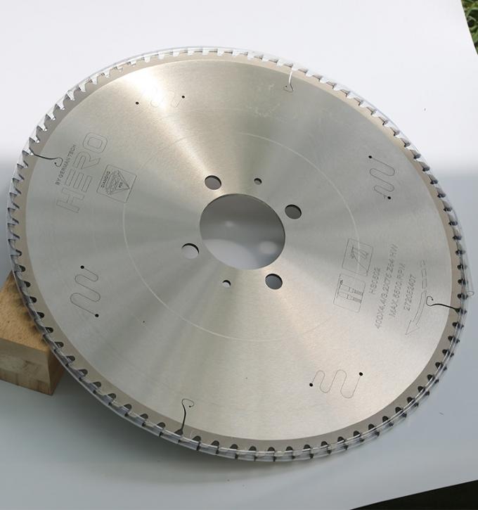 Durable Pcd Saw Blades , Diamond Cutting Blades For Concrete Minimal Saw Damage